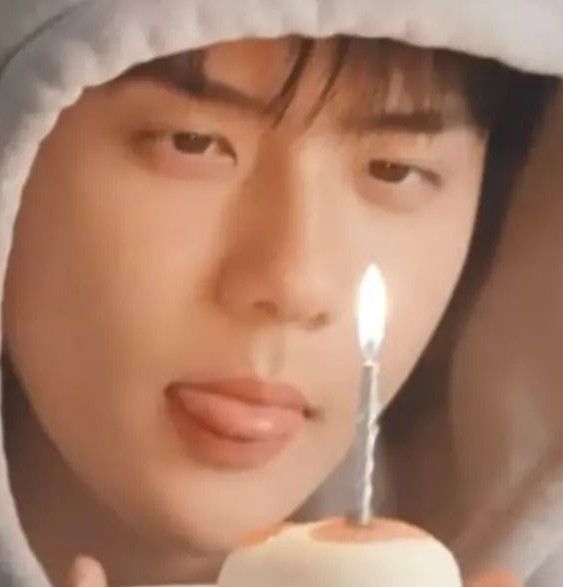 Behind-the-scenes cut of Sehun (EXO)