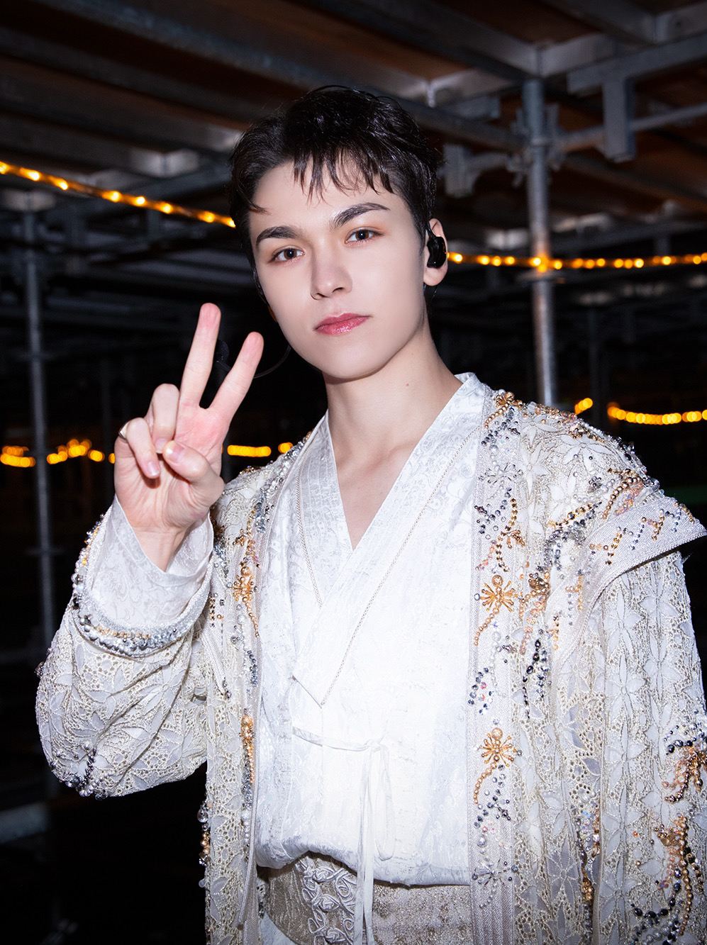 A moment captured by Vernon (SEVENTEEN)'s fan