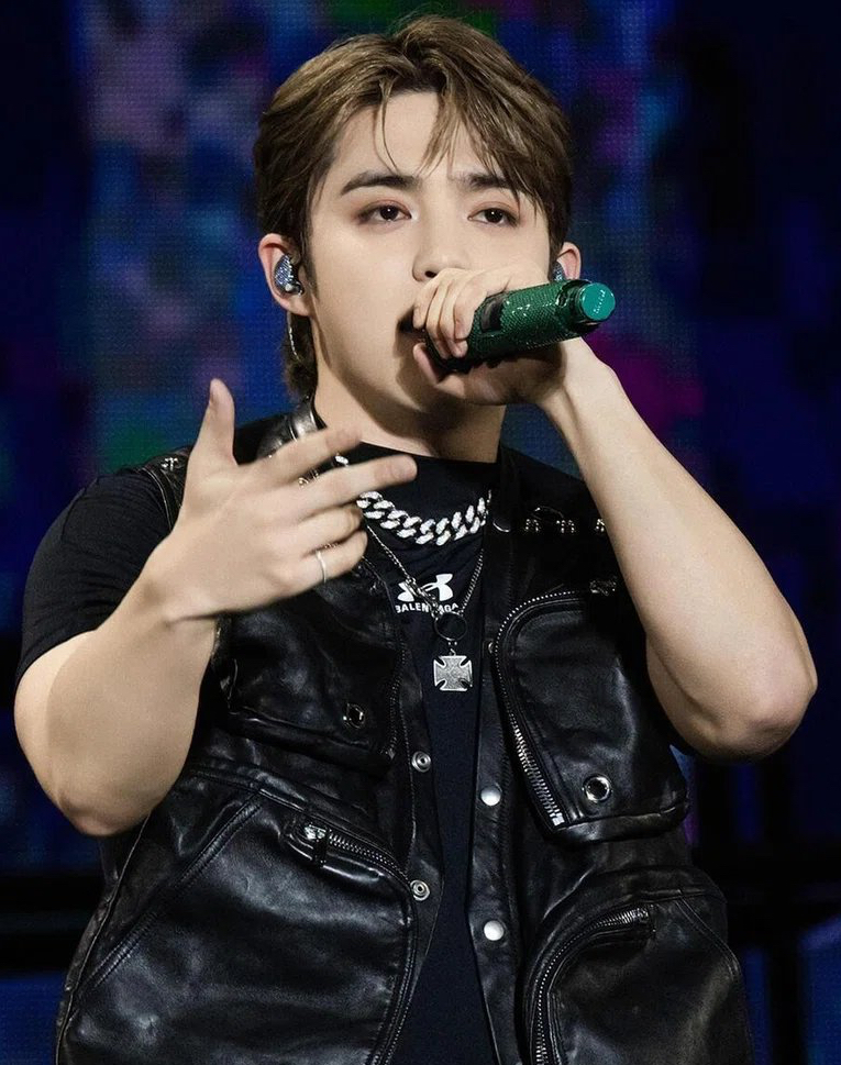 Momen yang diabadikan oleh penggemar S.Coups (SEVENTEEN)