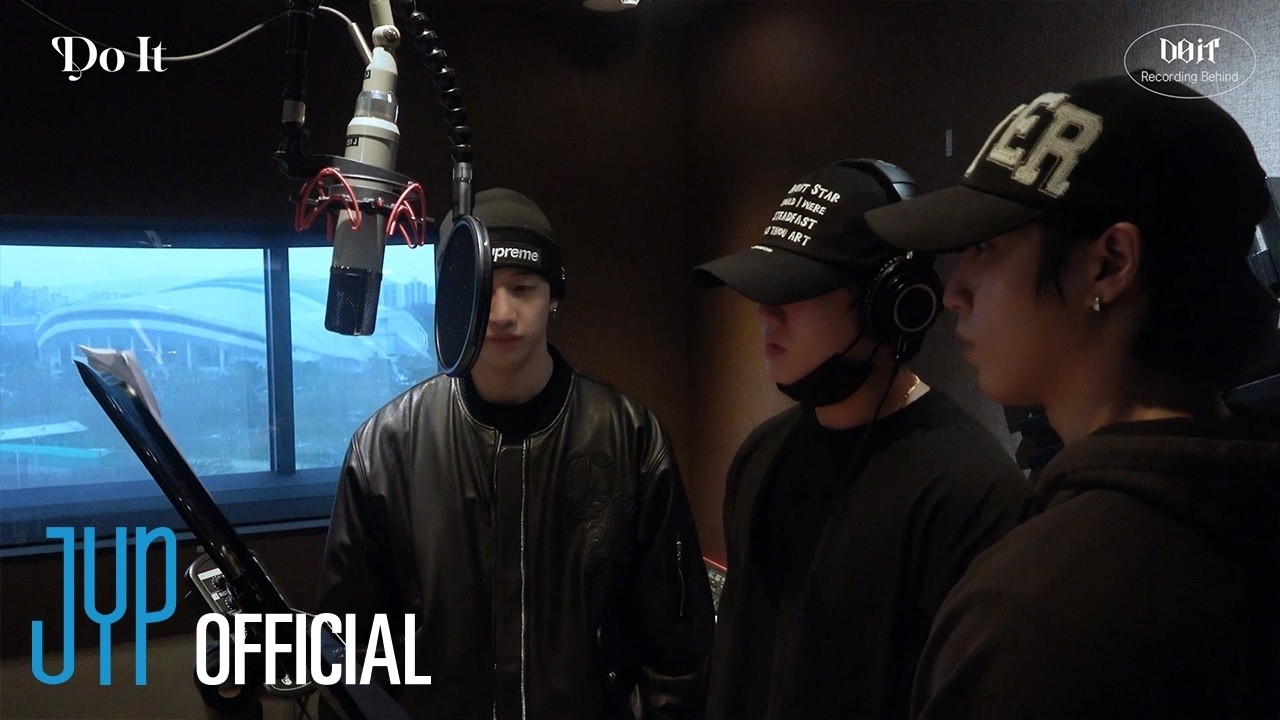 Behind-the-scenes cut of Stray Kids