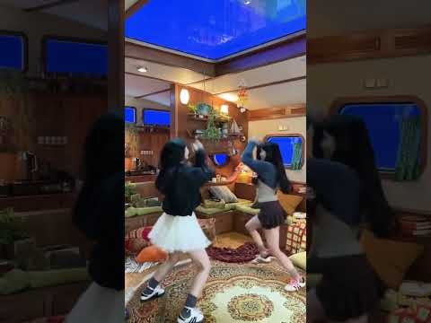 모모 (TWICE)의 비하인드 컷