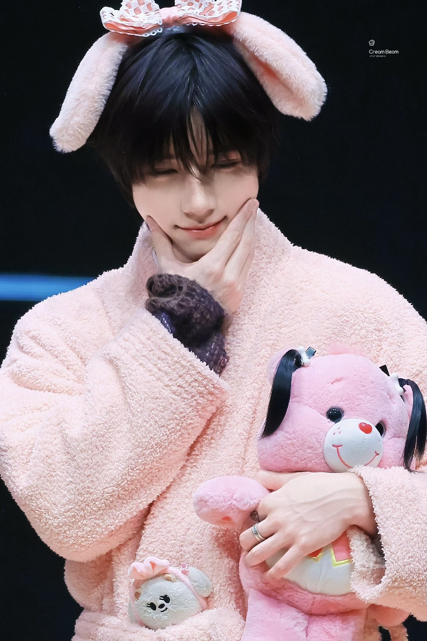 A moment captured by Beomgyu (TOMORROW X TOGETHER)'s fan