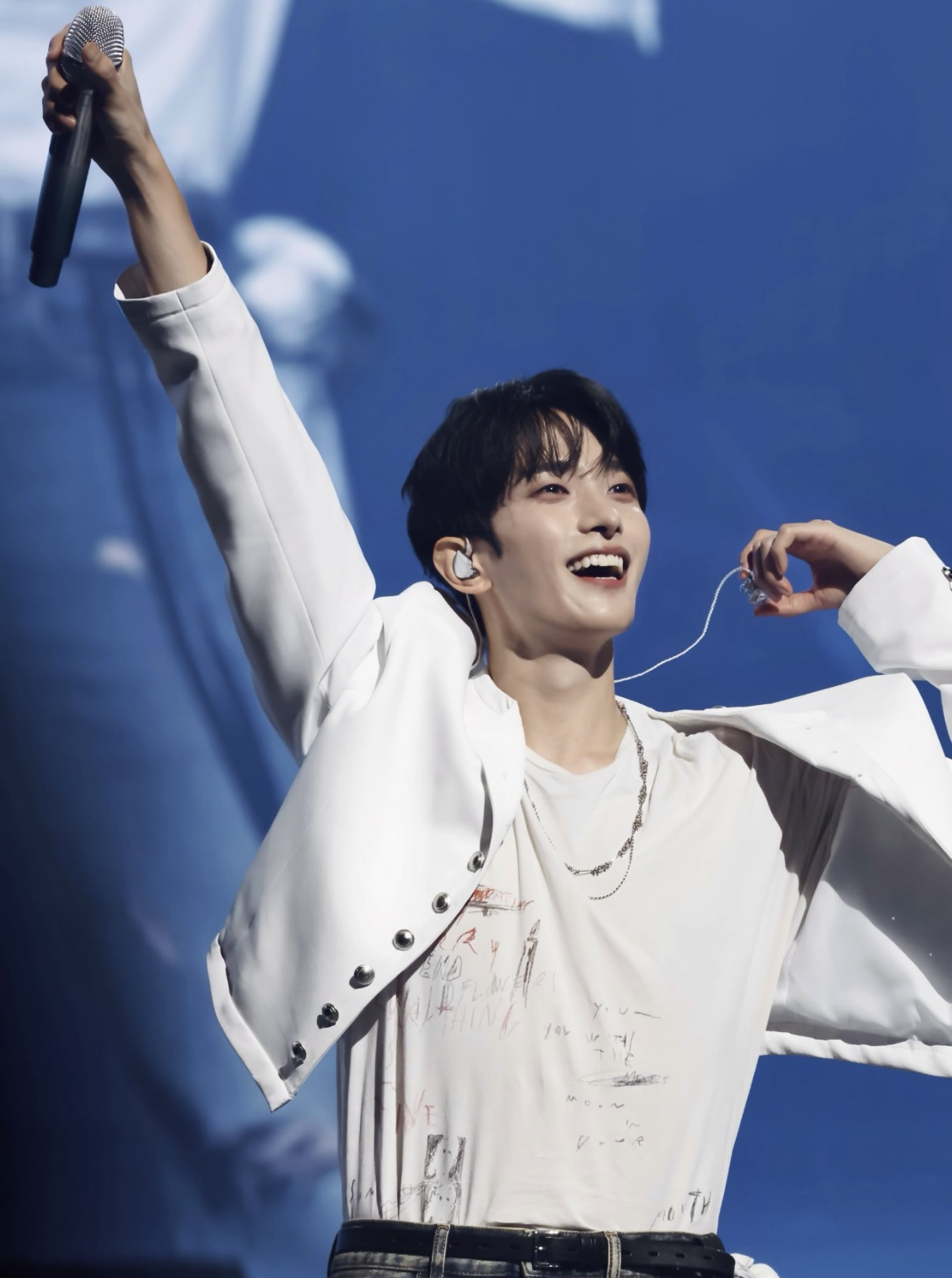 Behind-the-scenes cut of DK (SEVENTEEN)