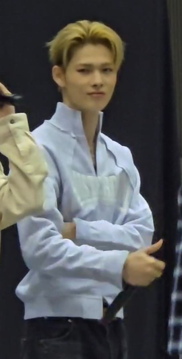 NI-KI (ENHYPEN)的最新照片