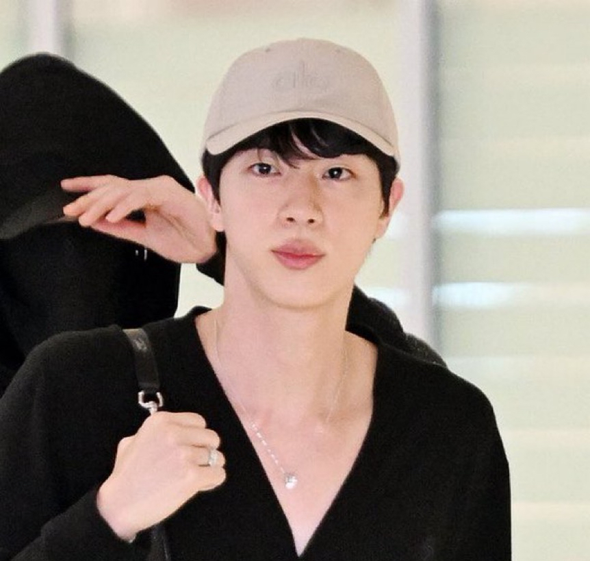 Potret di balik layar Jin (BTS)