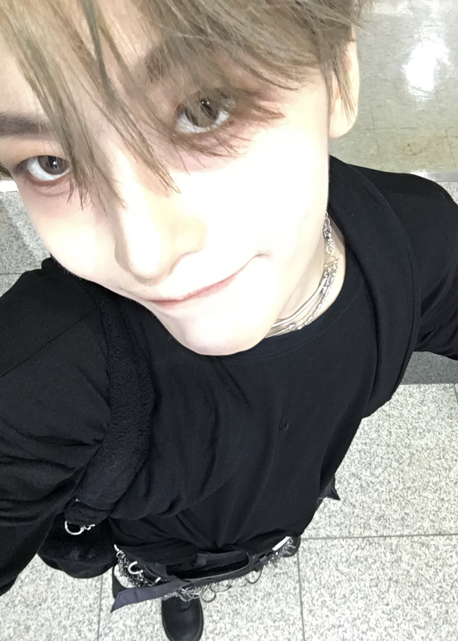 Behind-the-scenes cut of He Xinlong (ALPHA DRIVE ONE)