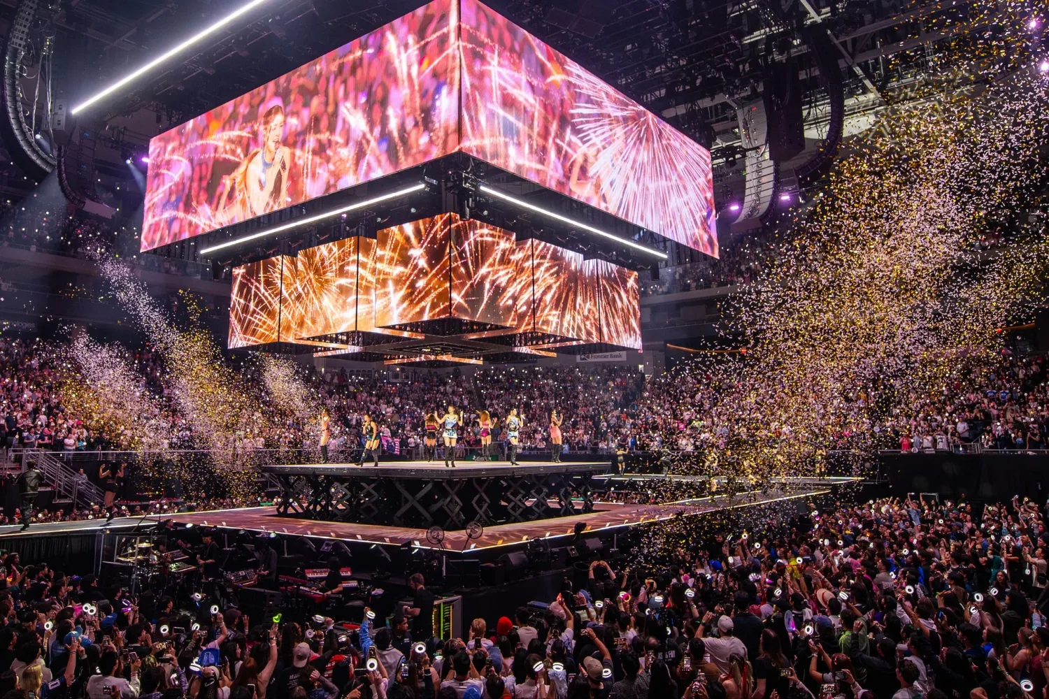 TWICE의 비하인드 컷