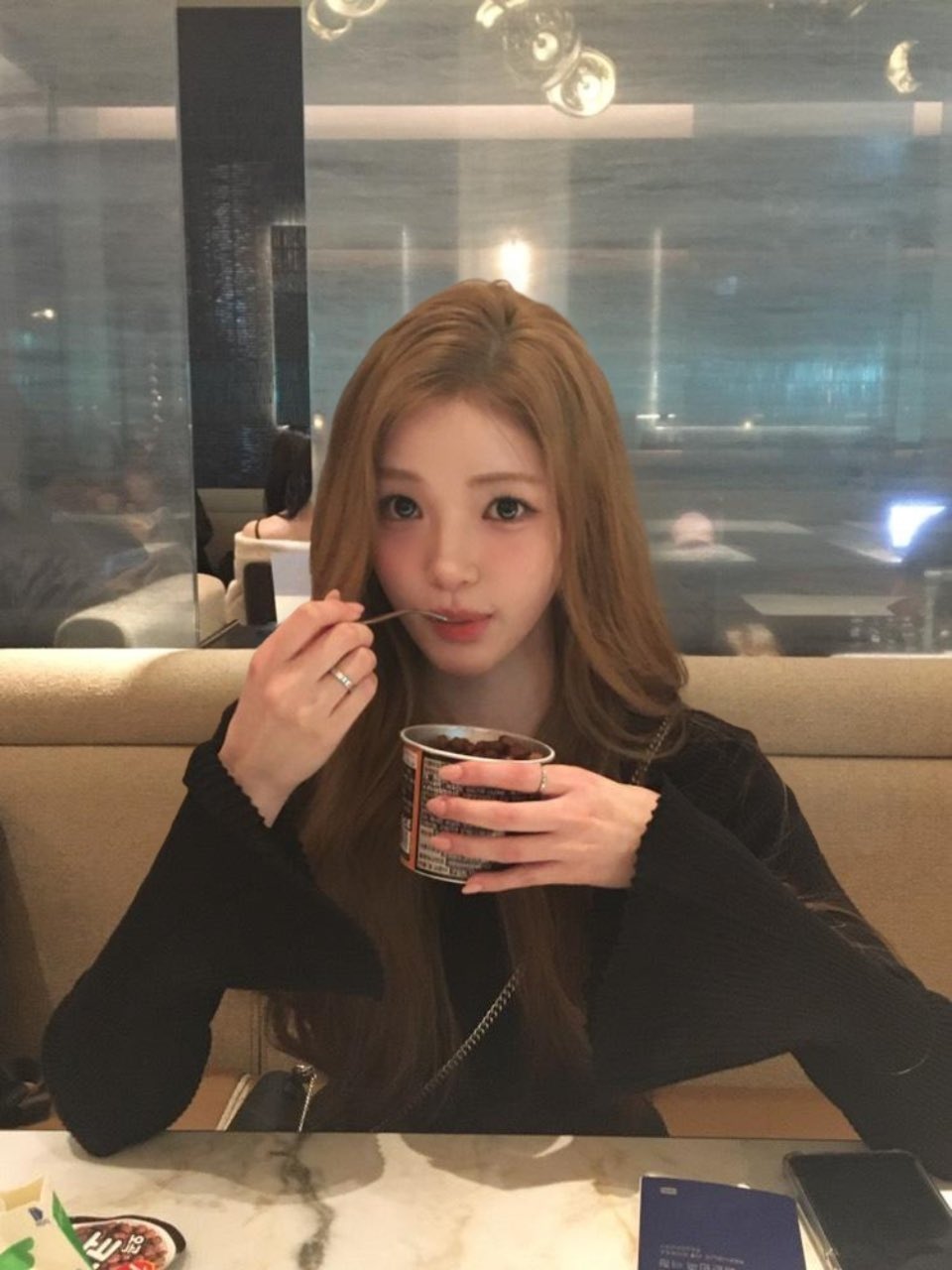 A moment captured by Yuha (Hearts2Hearts)'s fan