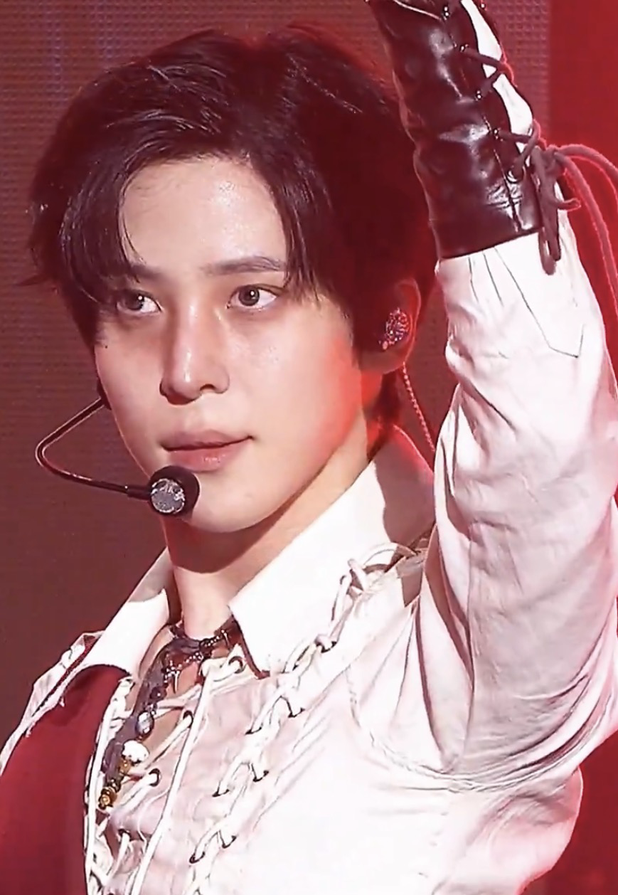 Behind-the-scenes cut of Yunho (ATEEZ)