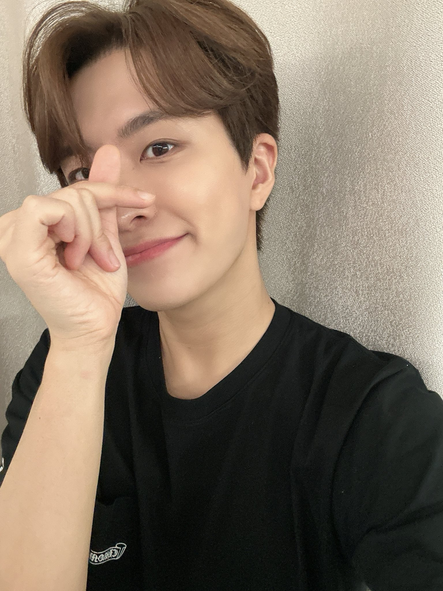 A moment captured by Youngjae (GOT7)'s fan