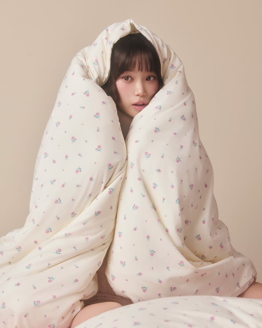 Potret di balik layar Kim Chaewon (LE SSERAFIM)