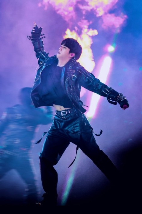 A moment captured by Jin (BTS)'s fan