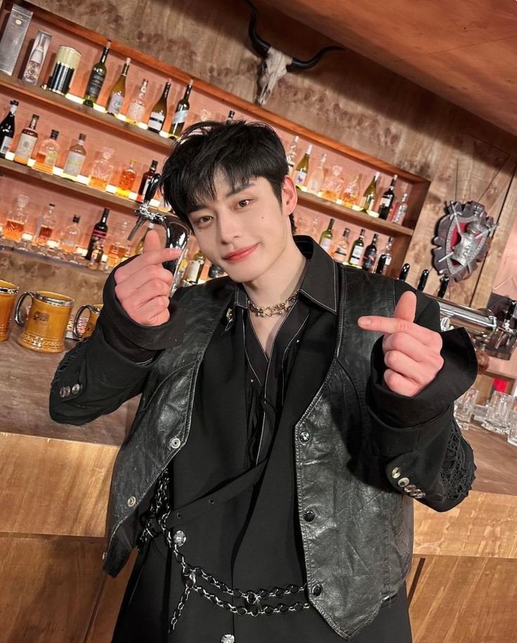 A moment captured by Kim Jiwoong (ZEROBASEONE)'s fan