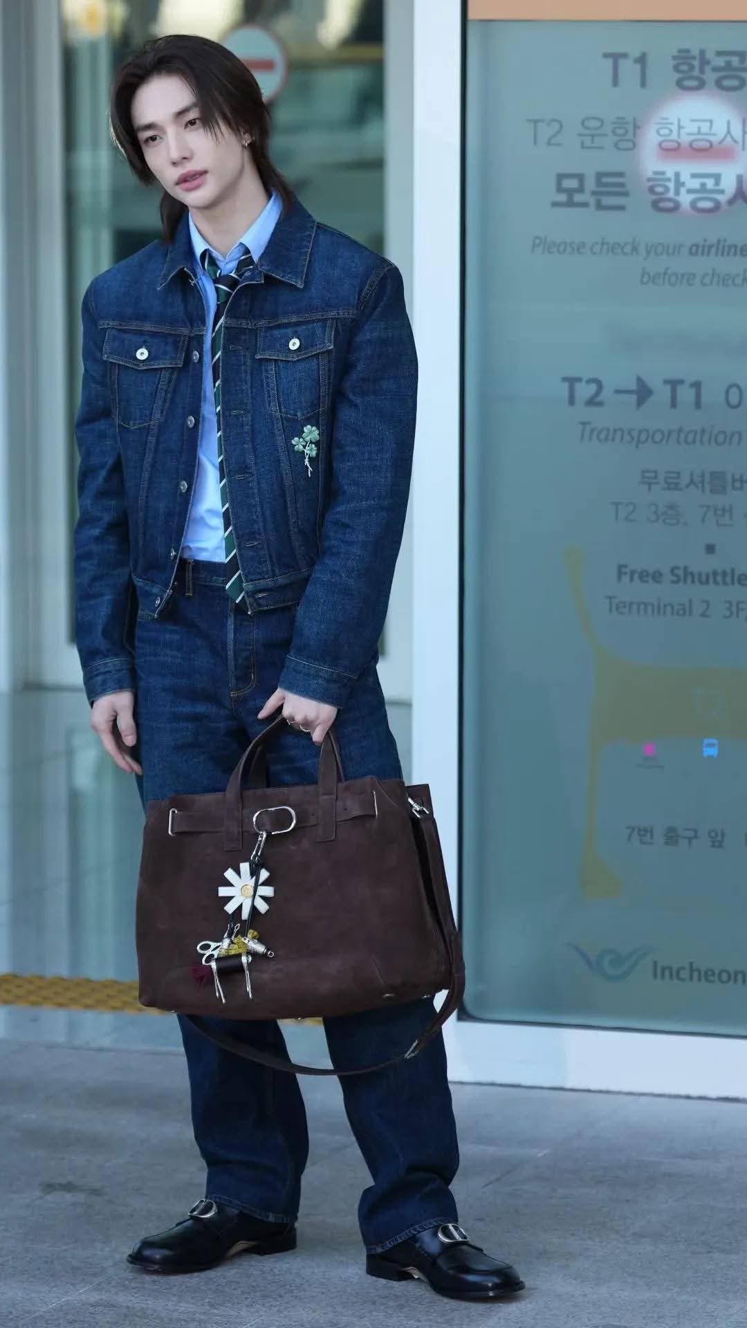 Fan-made special wallpaper for Hyunjin (Stray Kids)