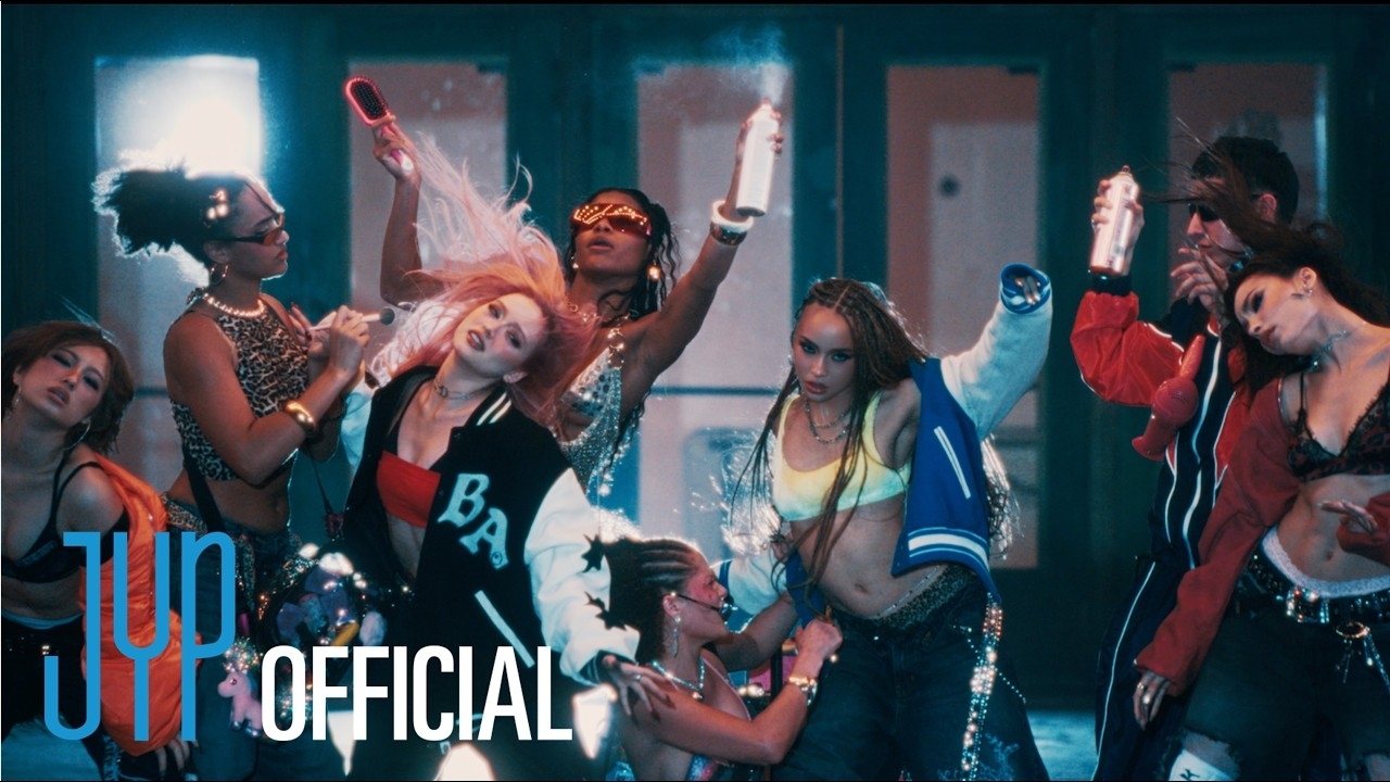 Behind-the-scenes cut of GIRLSET