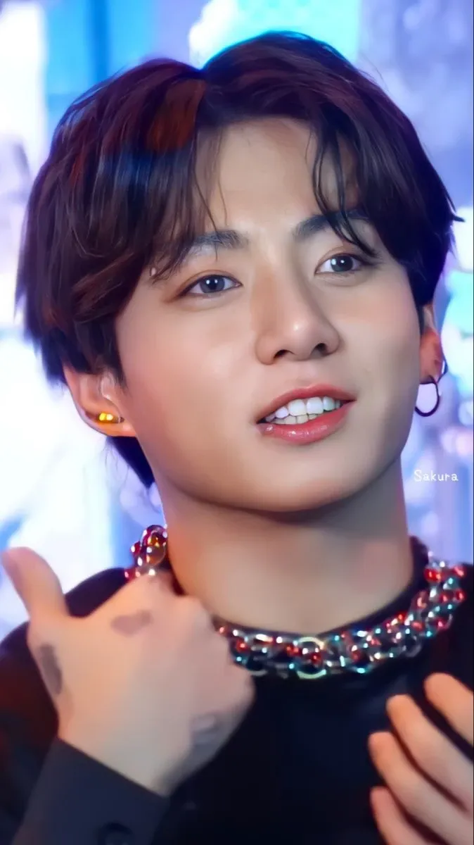 Foto aktivitas terbaru Jungkook (BTS)