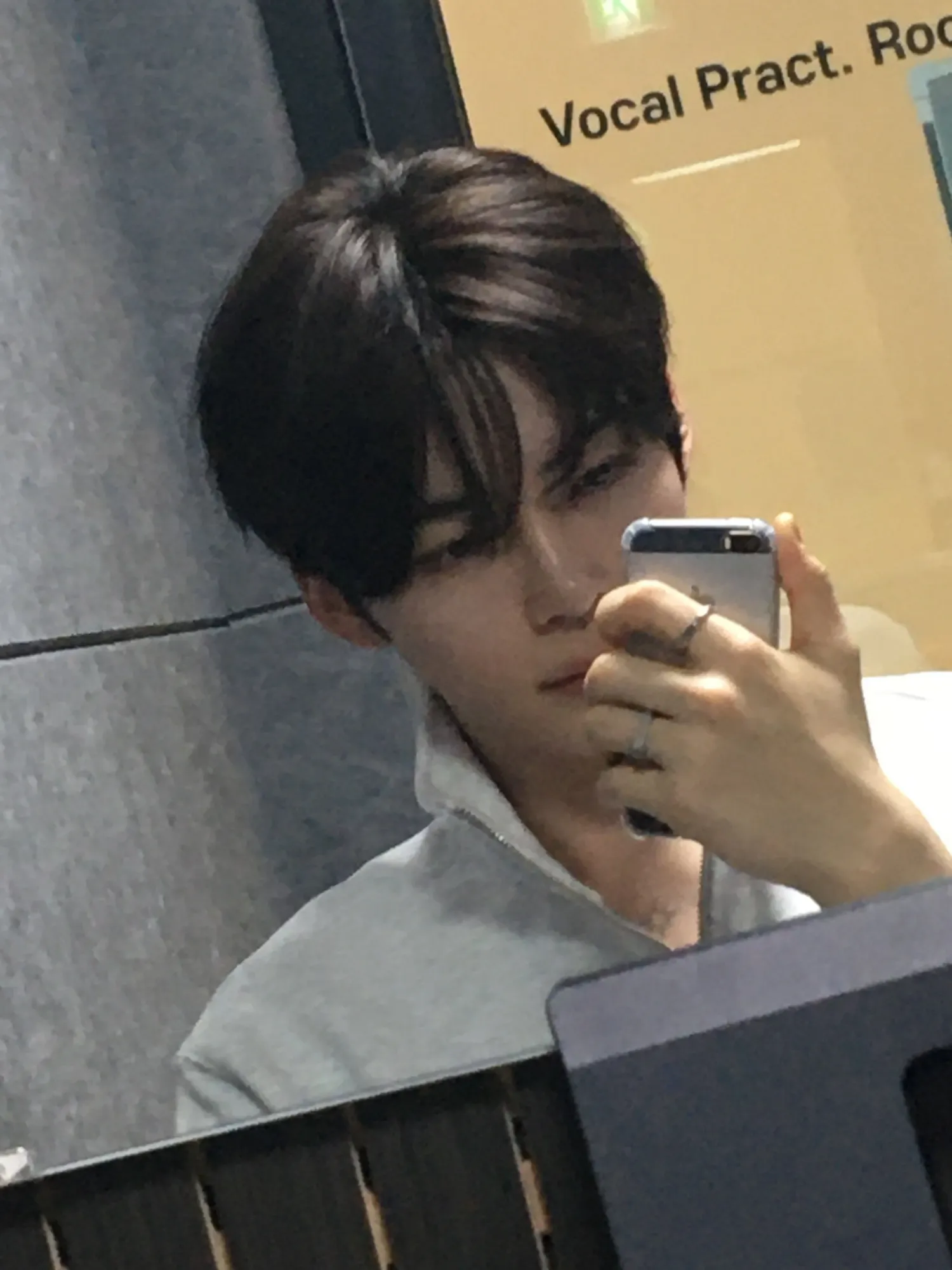 Recent activity shot of Sung Hanbin (ZEROBASEONE)