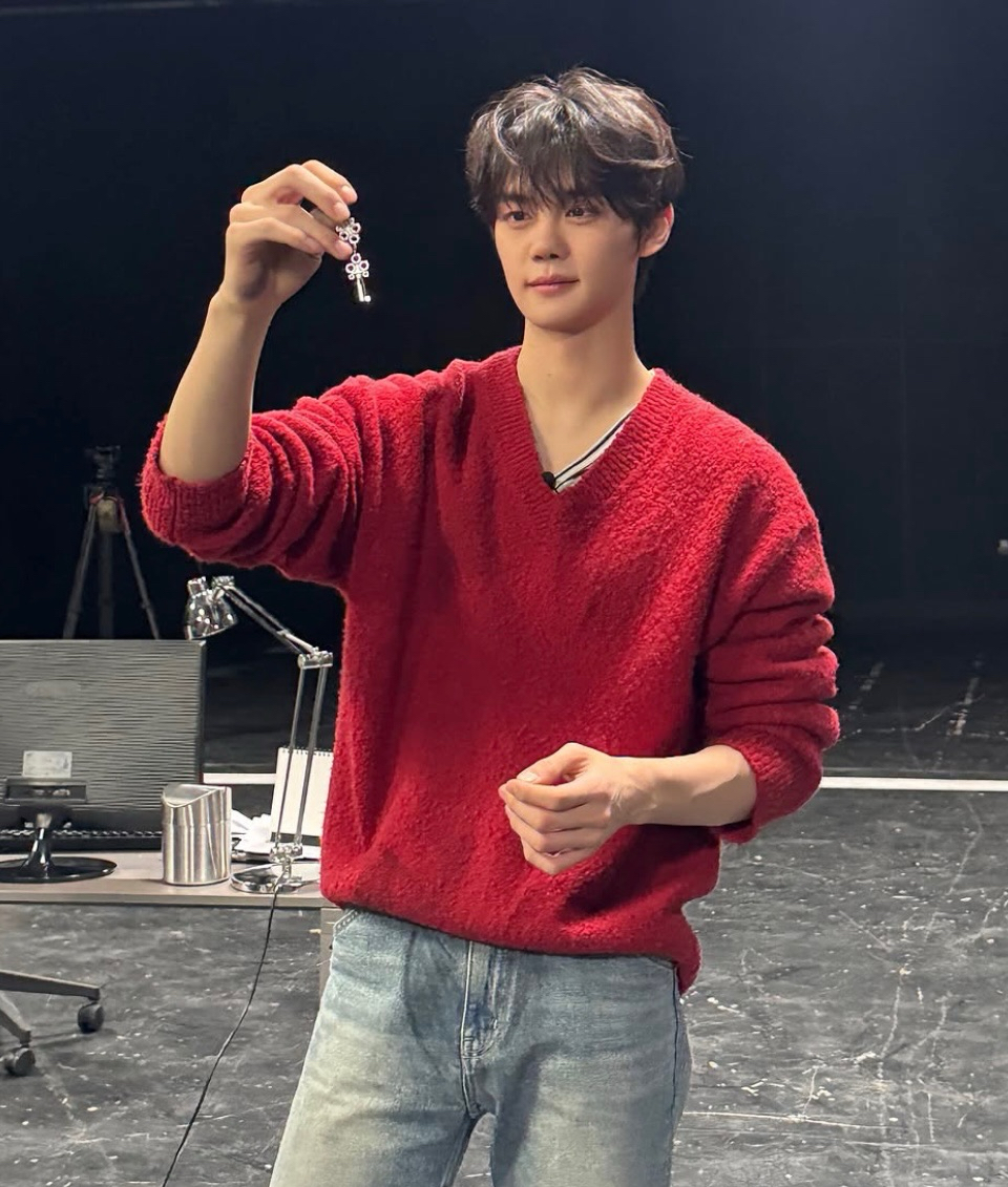 A moment captured by Kim Gyuvin's fan