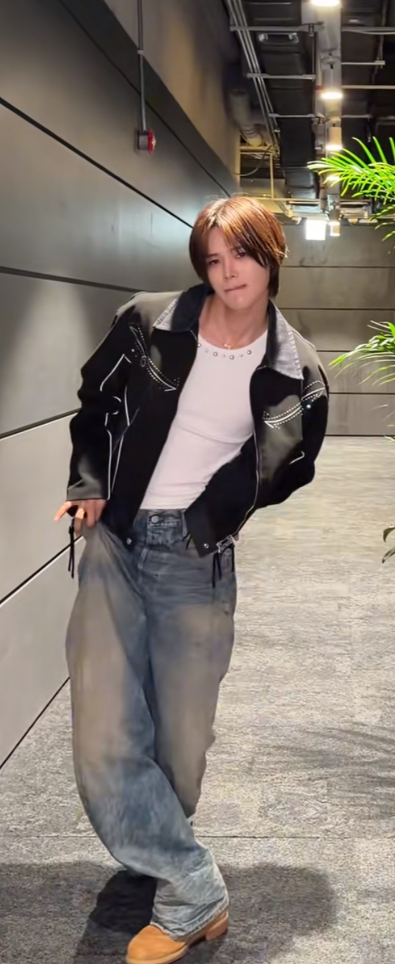 Today's most popular wallpaper in the K (&TEAM) community