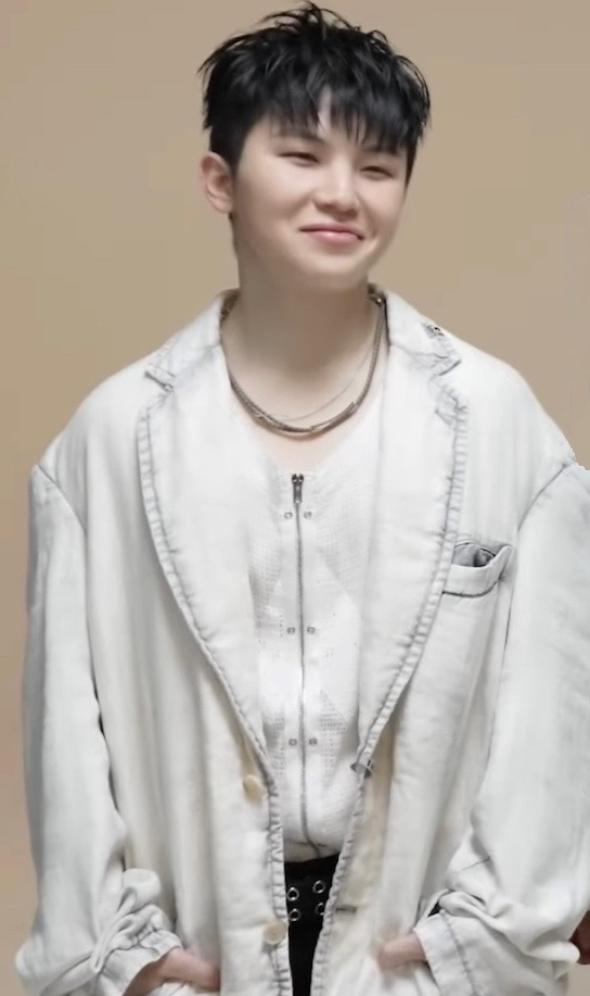 Fandom-recommended wallpaper image of Woozi (SEVENTEEN)