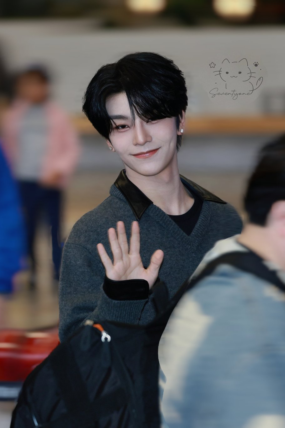 A moment captured by He Xinlong (ALPHA DRIVE ONE)'s fan