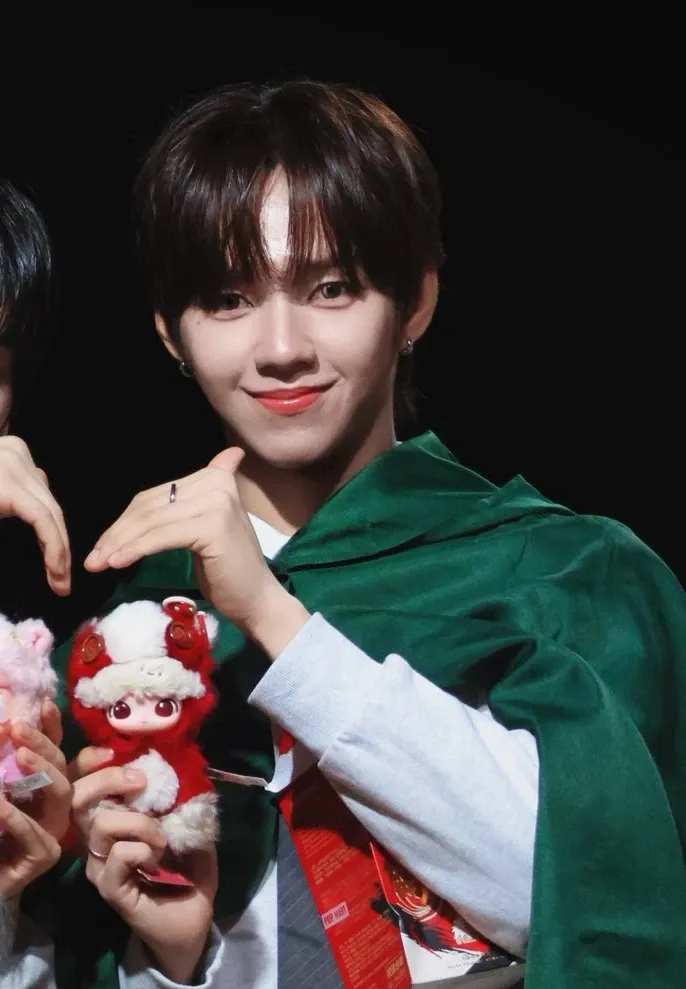 Behind-the-scenes cut of AHOF