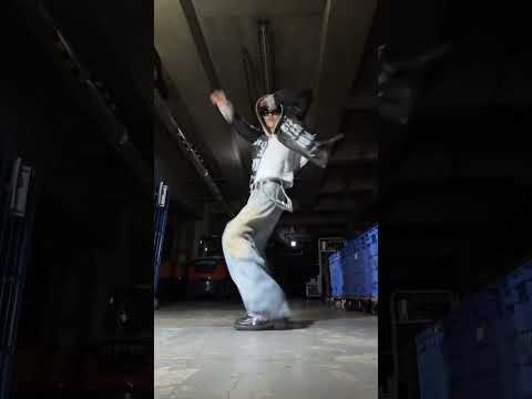 Foto aktivitas terbaru NI-KI (ENHYPEN)