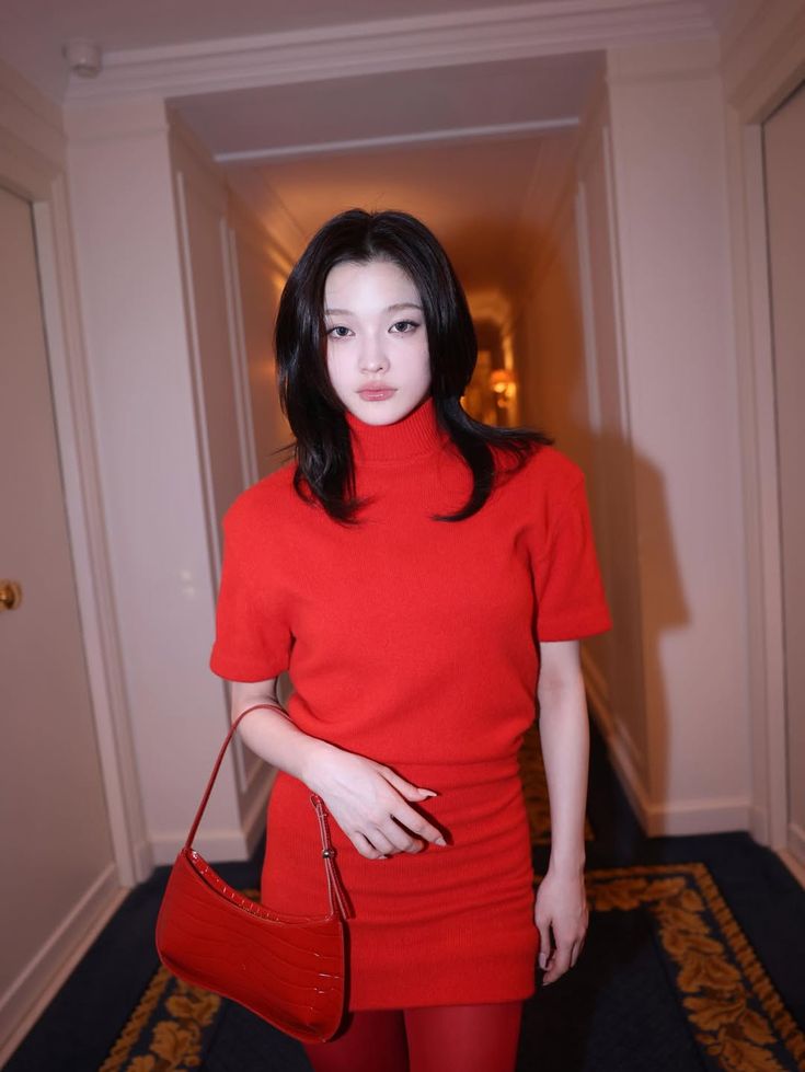 A moment captured by ILLIT's fan