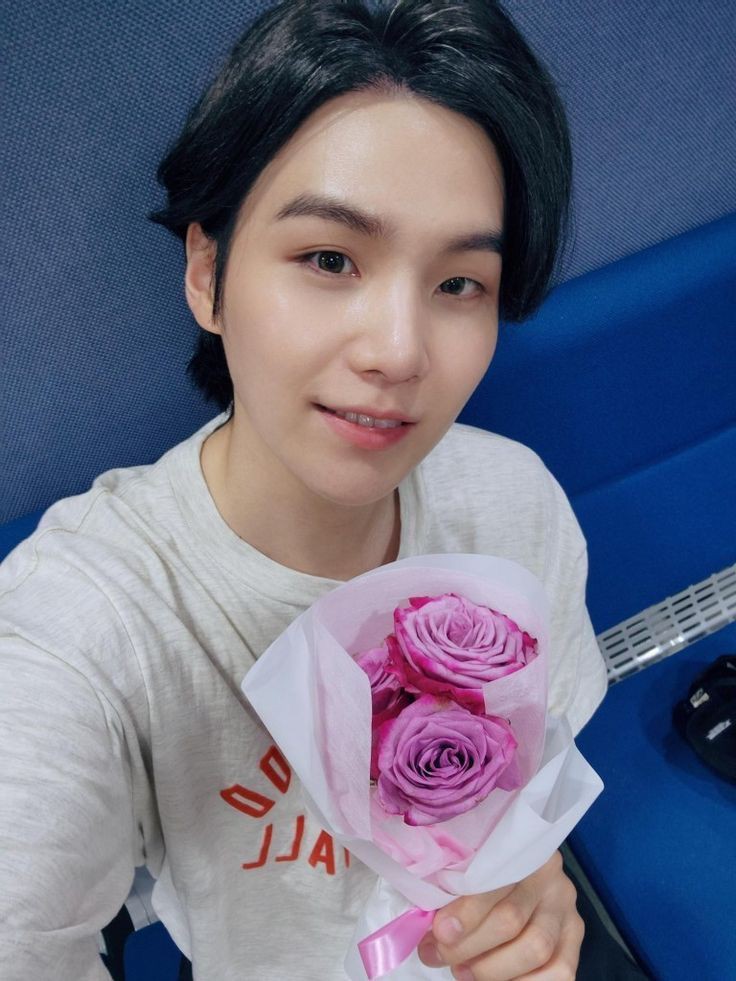 슈가 (방탄소년단) 최근 활동샷