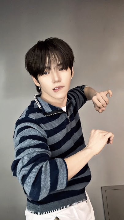 Behind-the-scenes cut of JL (AHOF)