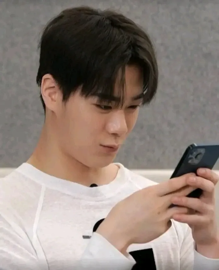 Latest photo of Moonbin (ASTRO)