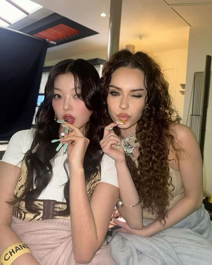 Recent activity shot of Daniela (KATSEYE)