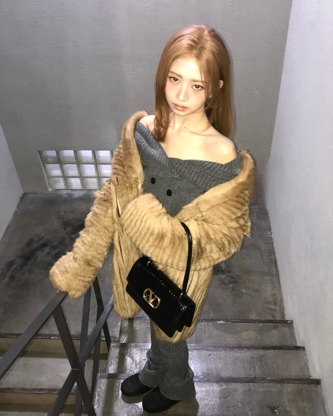 Behind-the-scenes cut of Rei (IVE)