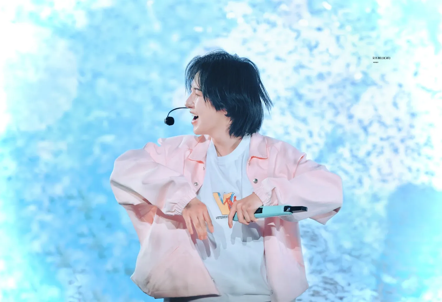 Feed komunitas K-pop terpanas hari ini