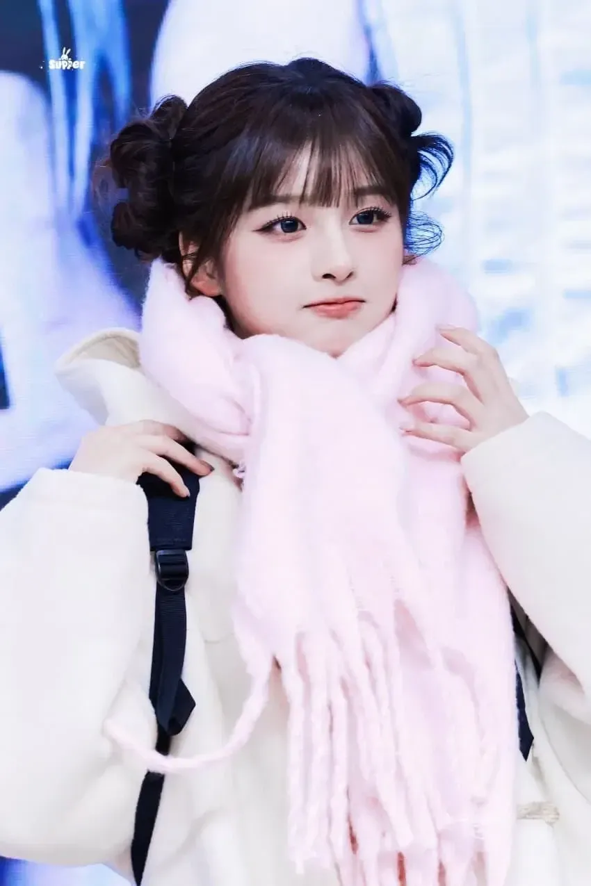 Behind-the-scenes cut of NMIXX