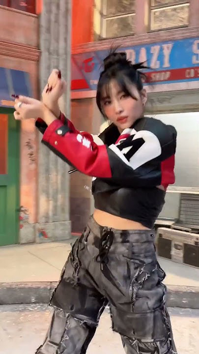 Potret di balik layar Momo (TWICE)