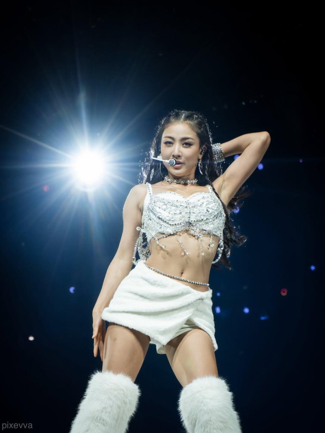 Behind-the-scenes cut of Jihyo (TWICE)