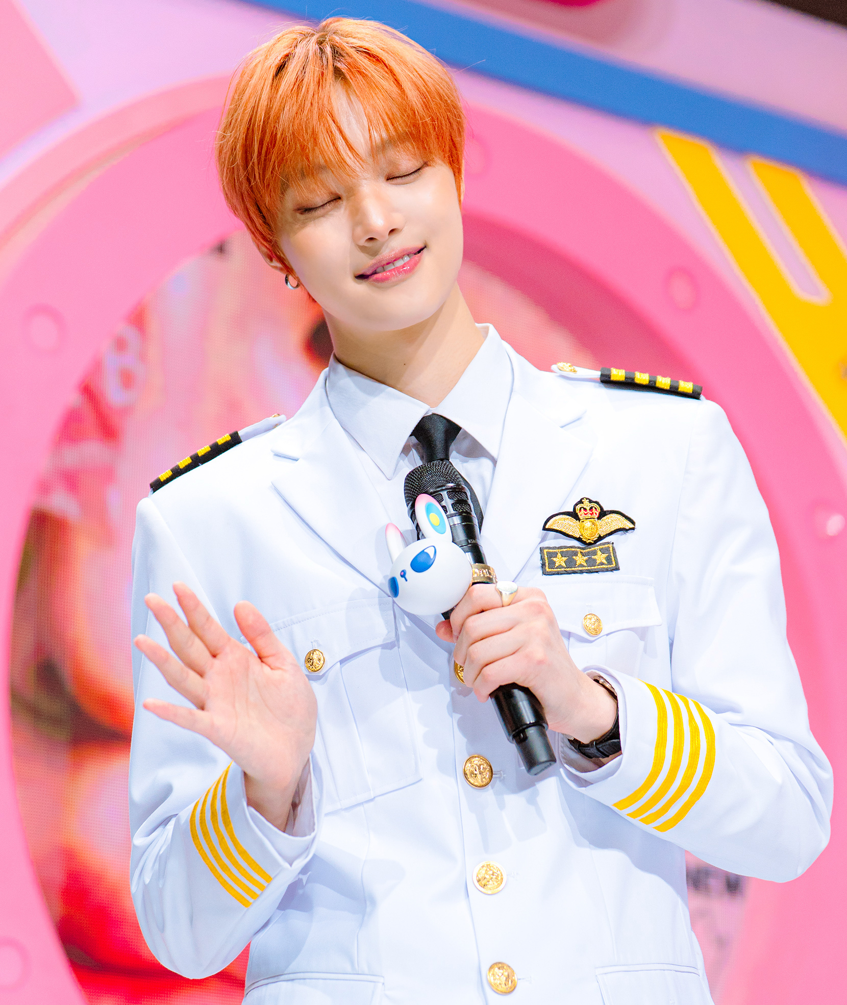 Latest photo of EJ (&TEAM)