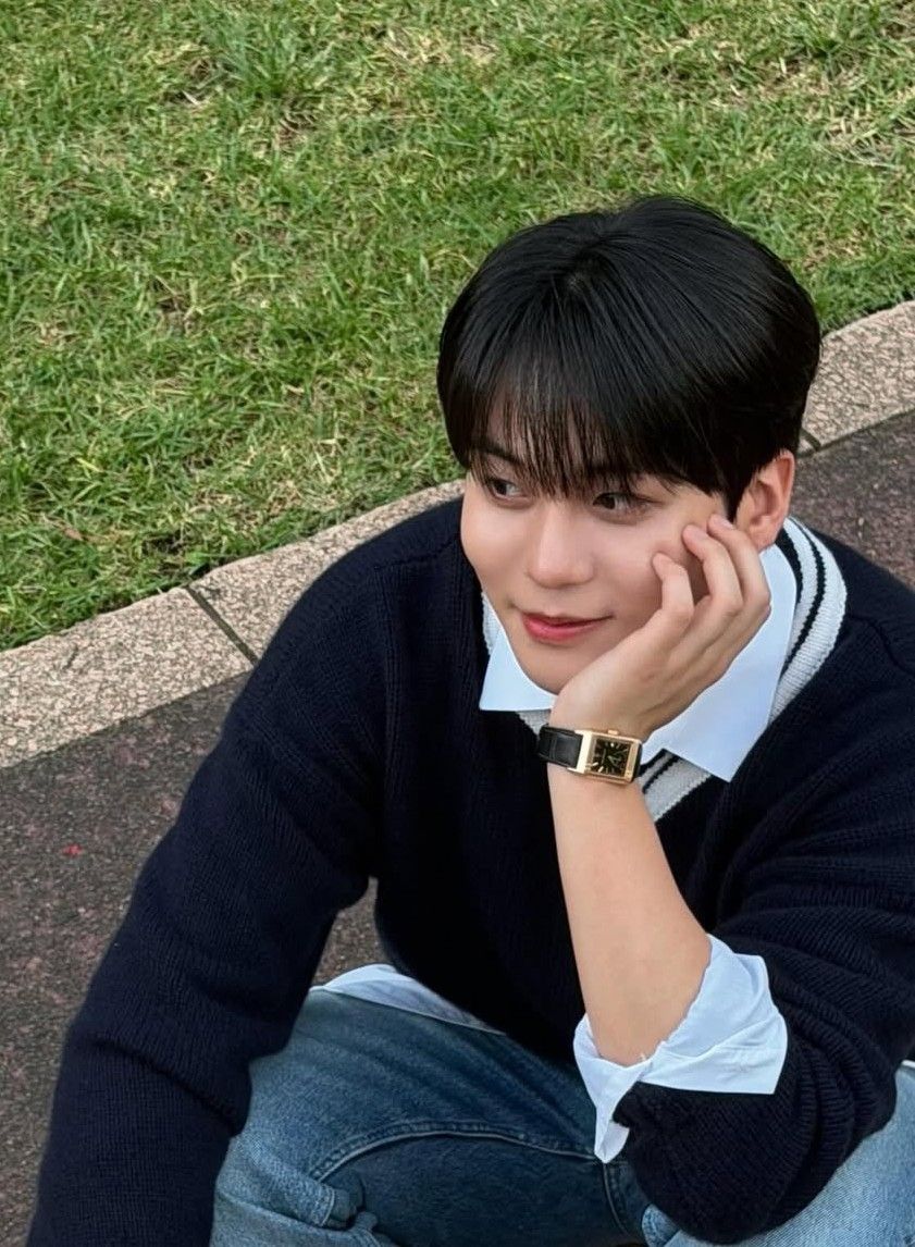 鍾浩 (ATEEZ)的最新照片