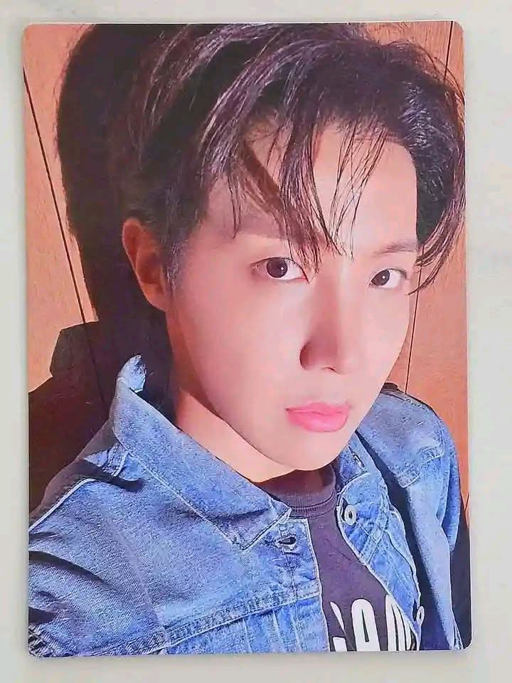 Foto terbaru j-hope (BTS)