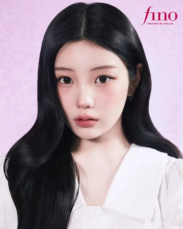 Recent activity shot of Wonhee (ILLIT)