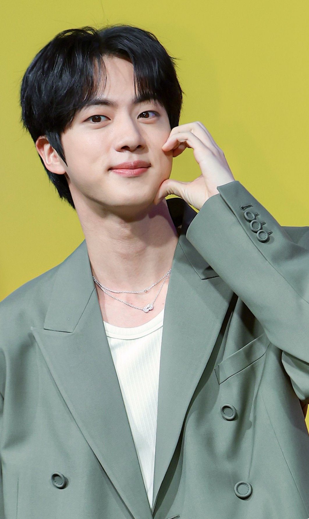 진 (방탄소년단)의 최신 사진