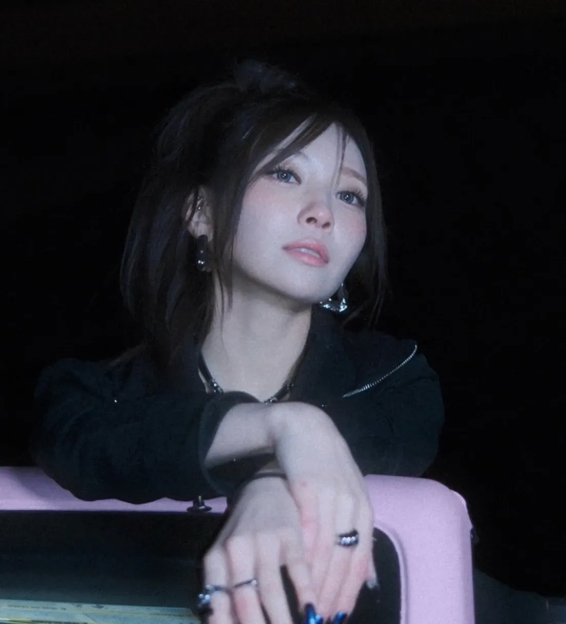 Behind-the-scenes cut of Mayuka (NiziU)