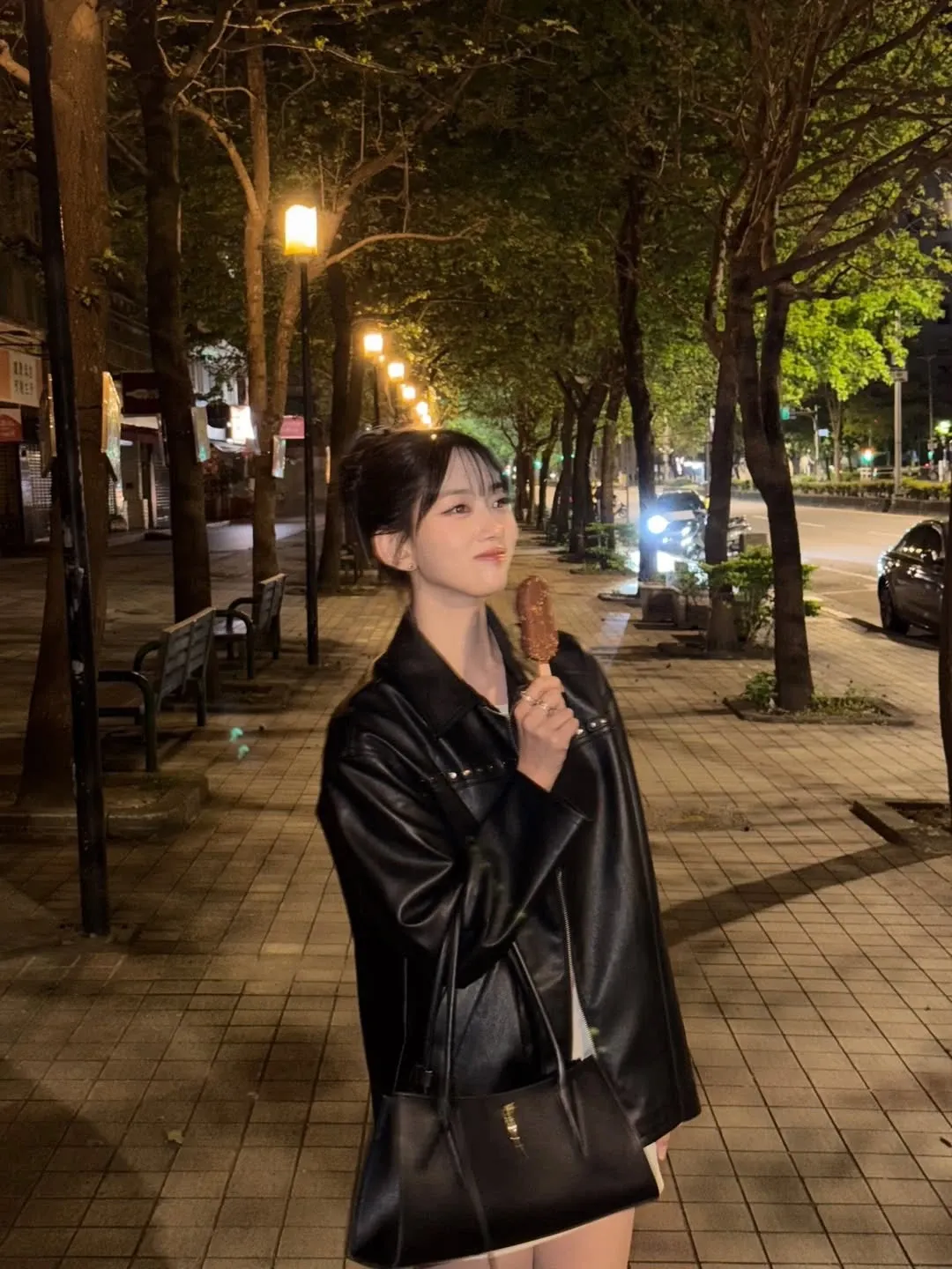 A moment captured by Sooin (MEOVV)'s fan