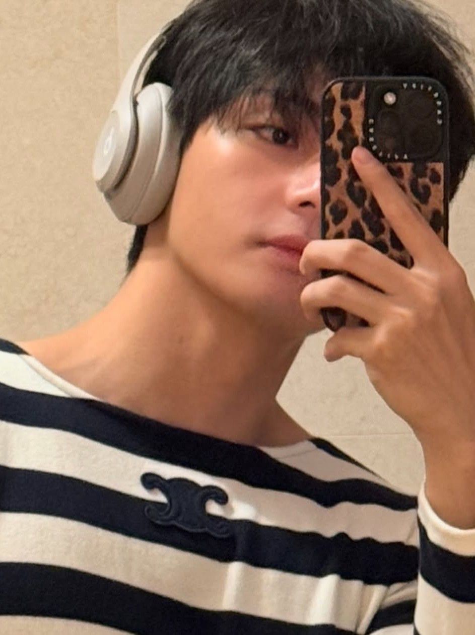 뷔 (방탄소년단)의 비하인드 컷