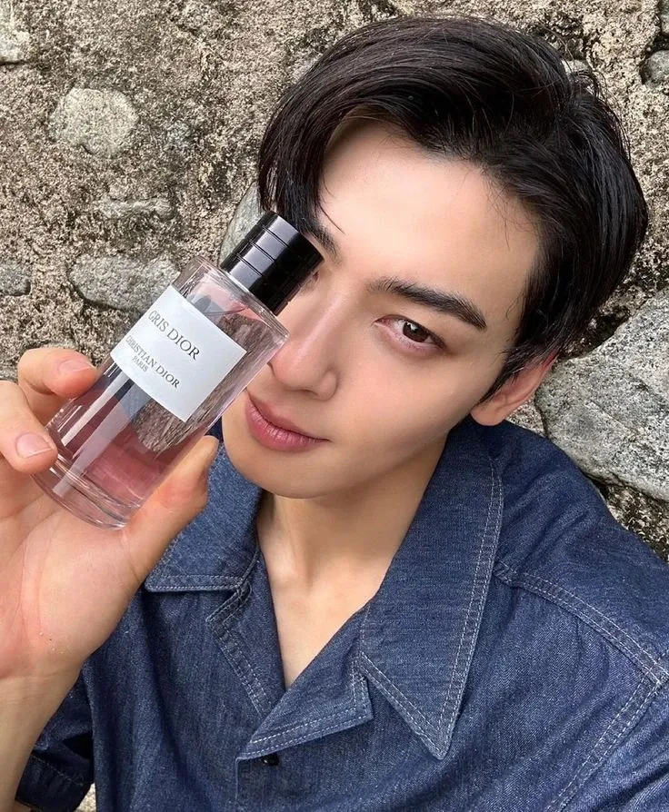 Recent activity shot of Eunwoo (ASTRO)