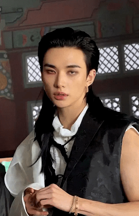 Recent activity shot of Hyunjin (Stray Kids)