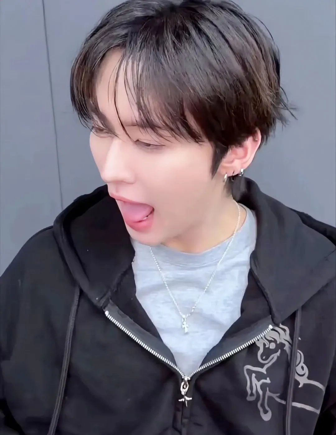Latest photo of Lee Know (Stray Kids)
