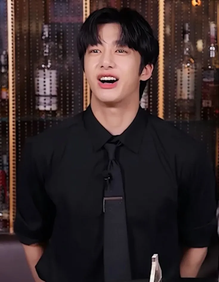 Recent activity shot of Hyungwon (MONSTA X)