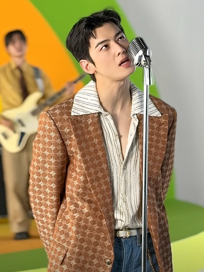 A moment captured by Eunwoo (ASTRO)'s fan